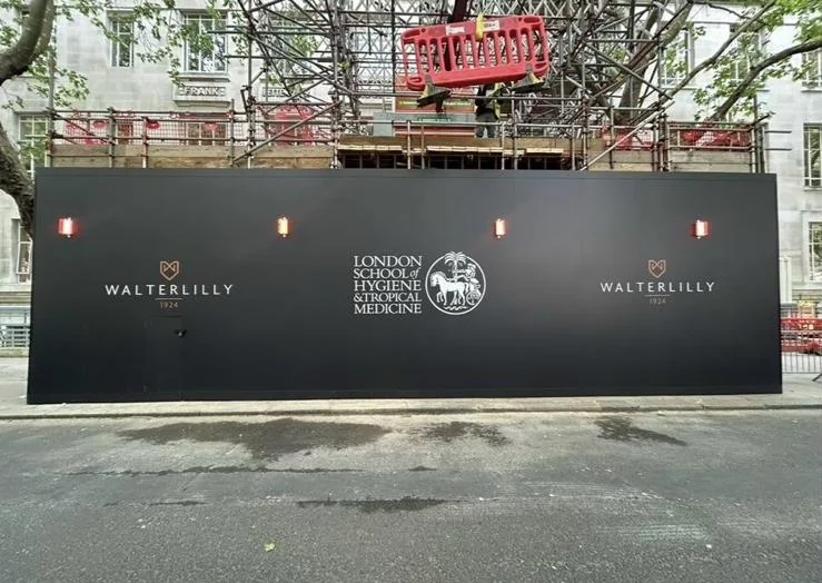 3-metre hoarding, photo 2: 3-metre hoarding clad